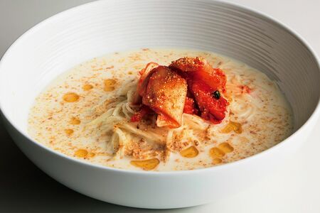 主食も3ステップでお手軽「コングクス風」　撮影／原ヒデトシ