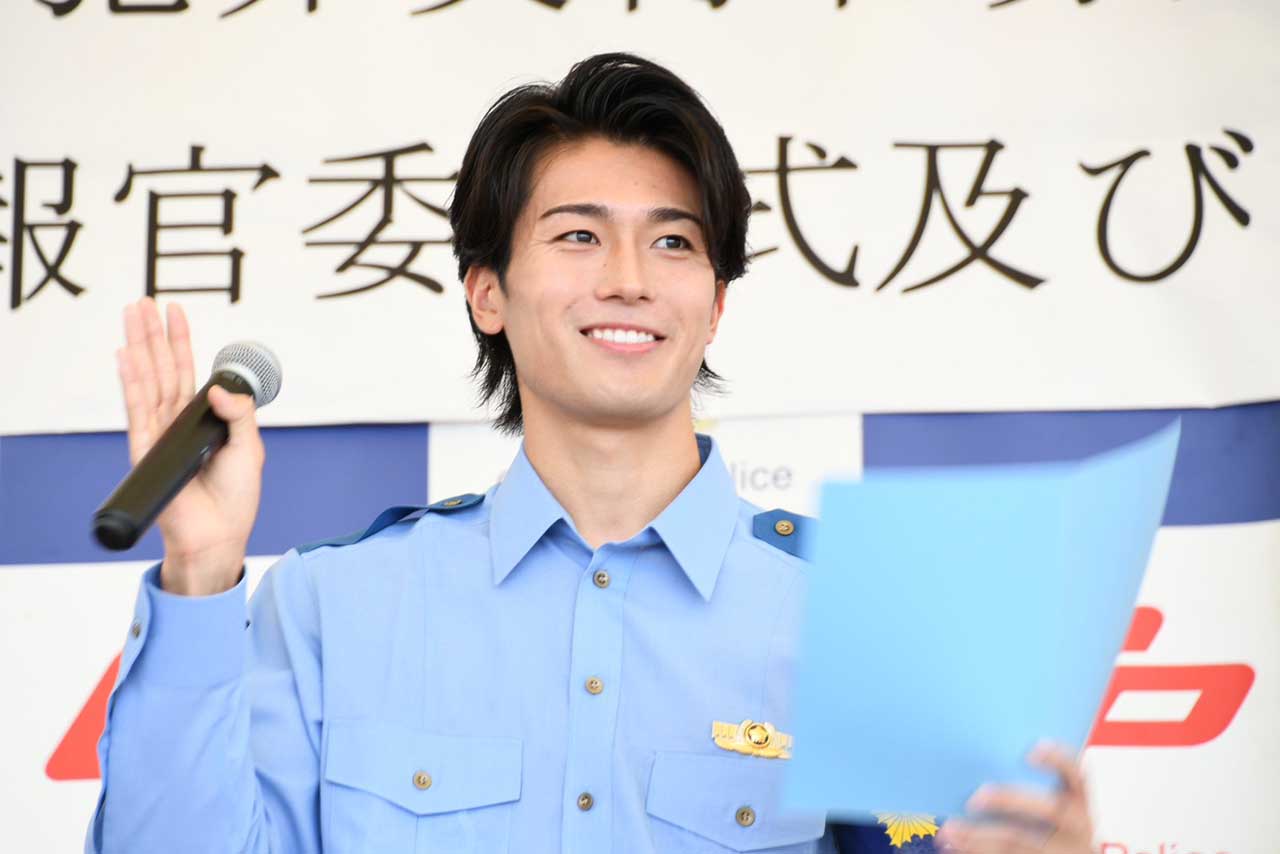 「刑事ドラマの番宣？」俳優と勘違いされた中村敬斗（千葉県警察公式Xより）