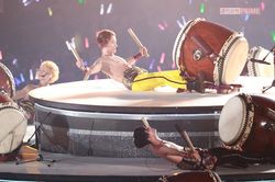 2019年8月、『ジャニーズJr.8.8祭』で“腹筋太鼓”を披露するSnow Man