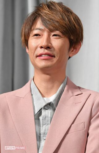 『嵐 活動休止表明会見』にて、涙ぐむ相葉雅紀