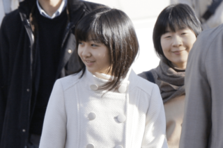 佳子さまは幼少期から黒田清子さんを慕っていた（2009年12月、神奈川県・こどもの国で）