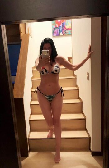 堂々たる美ボディは、加工のようには見えないカイヤ。これも日々のトレーニングの成果か。本人Instagramより