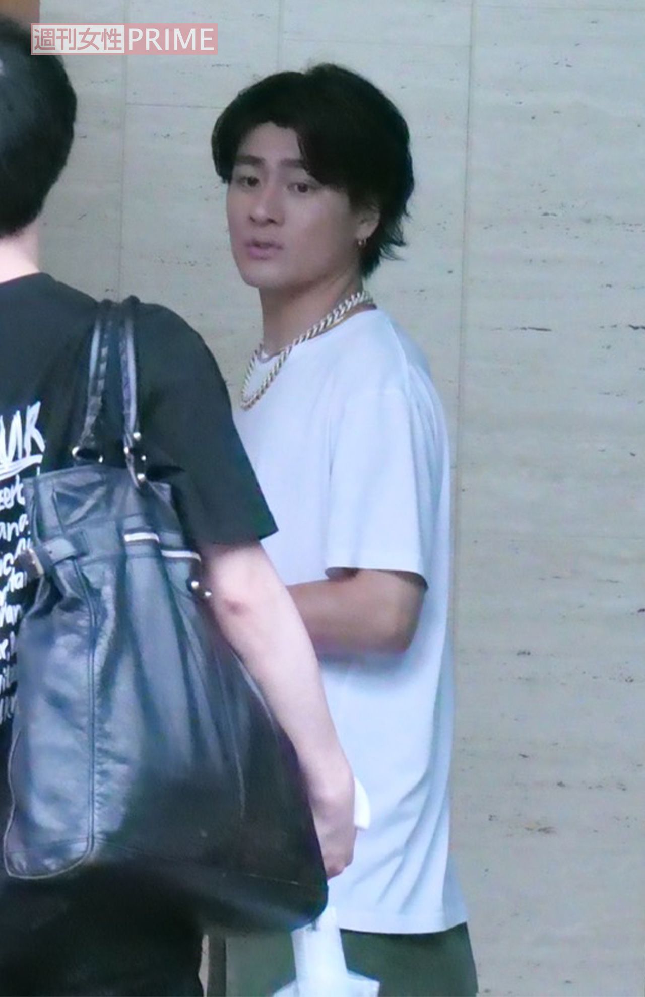 2024年7月上旬、都内のリハーサルスタジオを出るSixTONESの森本慎太郎