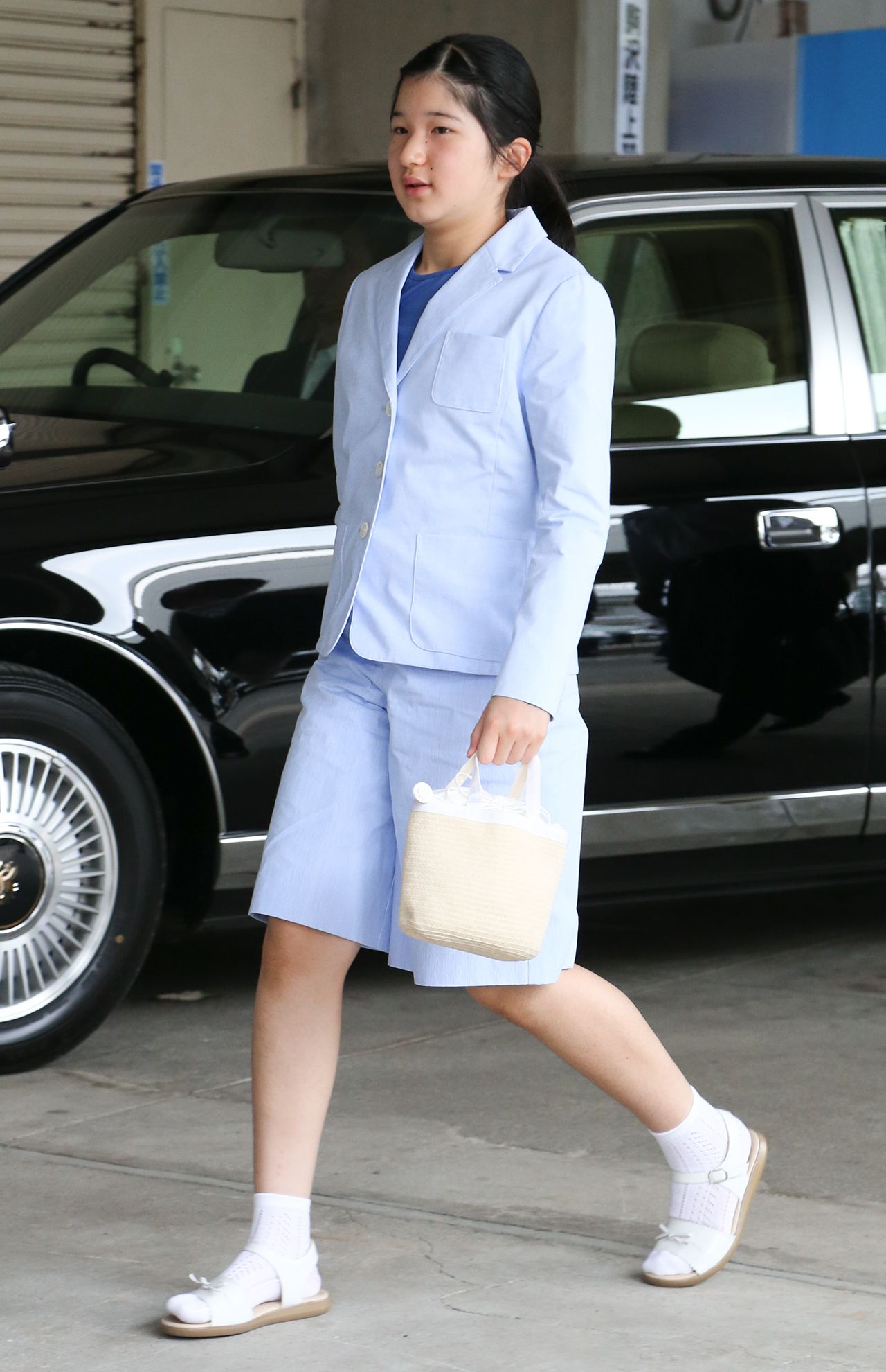 '14年8月（12歳）3つボタンのテーラードジャケットにキュロットパンツ。「トラッドなセットアップ。全国高等学校総合体育大会という催しにふさわしい、ちょっぴりマスキュリンなスタイルです」（撮影／JMPA）