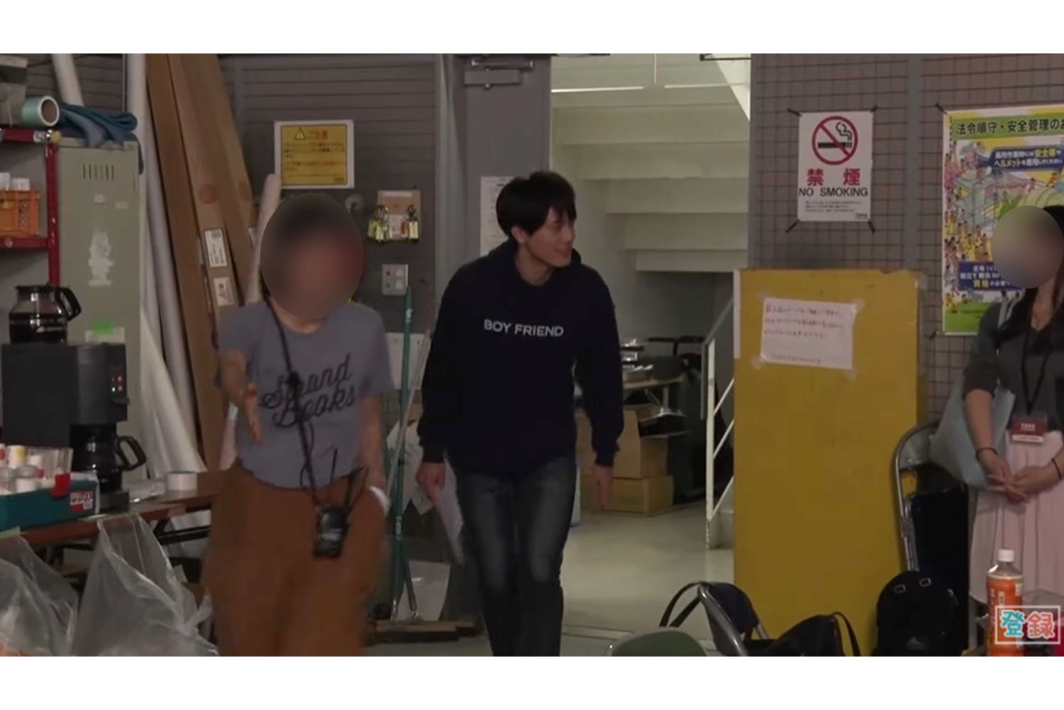 間宮祥太朗は愛想よく現場入り（ 『moviecollectionjp』のYouTubeチャンネルより）