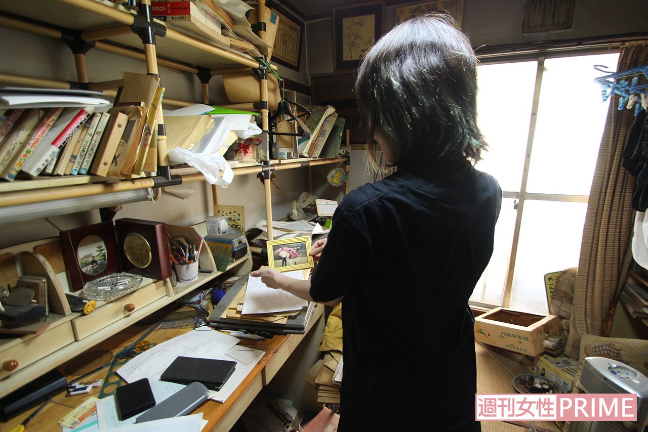 佐藤さんは写真を手に、家族3人の生活を振り返った