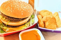 『好きな外食チェーン』ランキング、ファミレス・牛丼・回転寿司を抑えた圧倒的1位は「いつ行っても満足」…