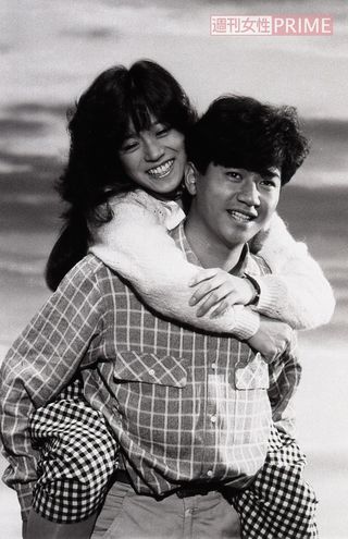 1985年公開の映画『愛・旅立ち』で共演した近藤真彦と中森明菜