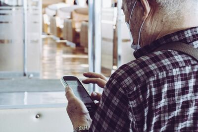 夫の親への連絡は、夫に任せる