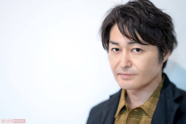 安田顕　撮影／佐藤靖彦