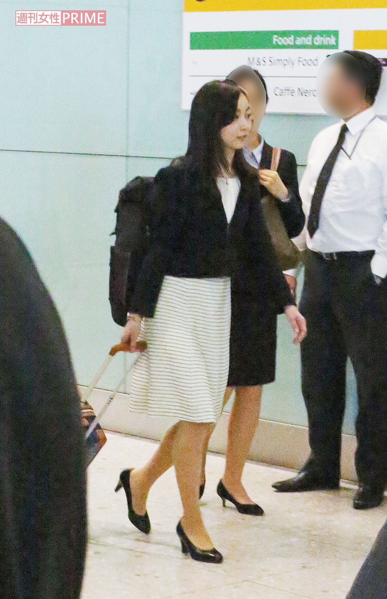 佳子さまの全身写真