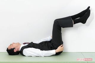 楽屋での過ごし方を教えてくれた田中卓志　撮影／佐藤靖彦