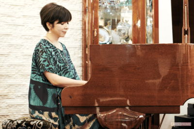 岡本真夜『TOMORROW』大ヒットの裏にあった努力、葛藤、孤独を乗り越え「涙の数だけ強くなれた」