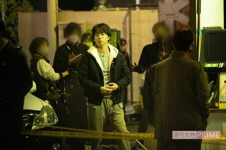 '23年1月放送予定のドラマ『大病院占拠』のロケに臨む櫻井翔（2022年）