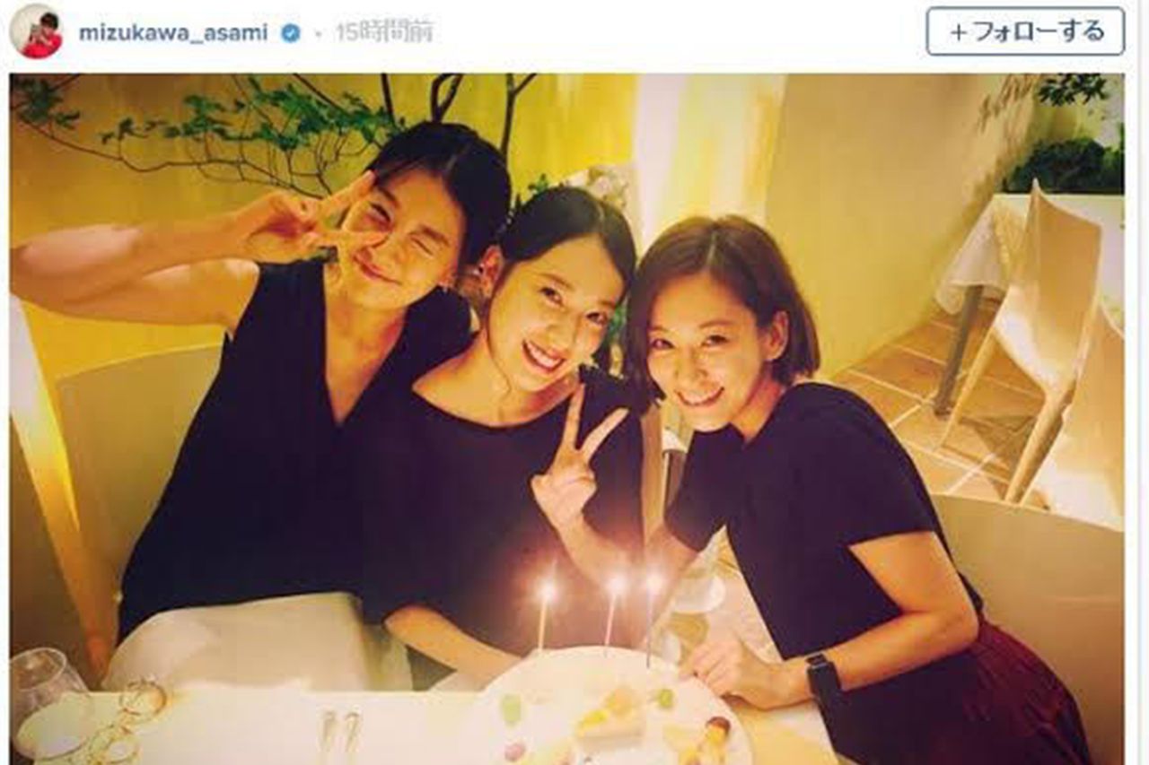 以前は水川あさみのインスタグラムに戸田と親しげな写真が多数投稿されていたが……（現在は削除済み）