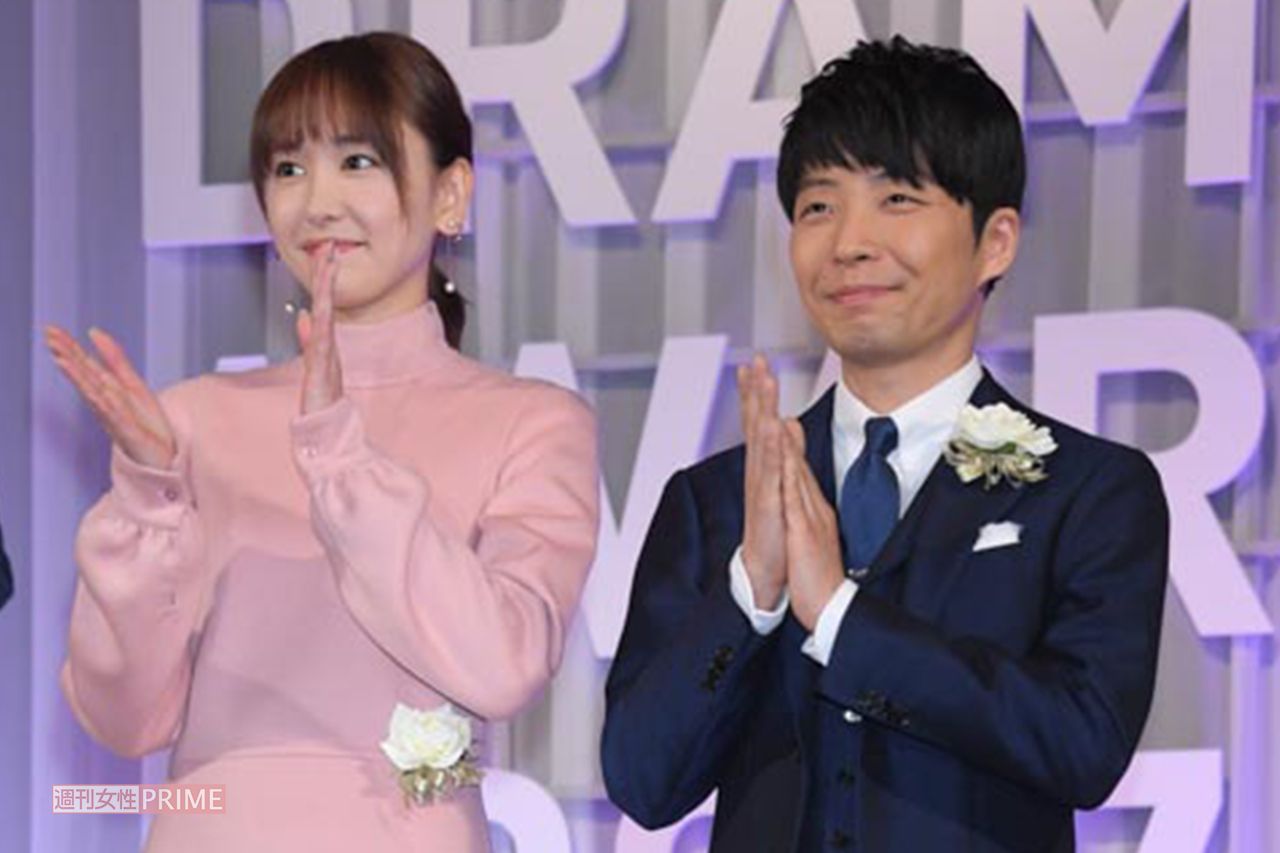 結婚を発表した新垣結衣と星野源