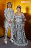 2010年の「山田邦子50歳、芸能生活30年、結婚10年」パーティーで、夫の後藤史郎さんと記念撮影