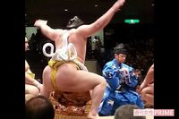 白鵬の土俵上から「異様なコール」が消えた！偉大なチカラビトの戦いは続く