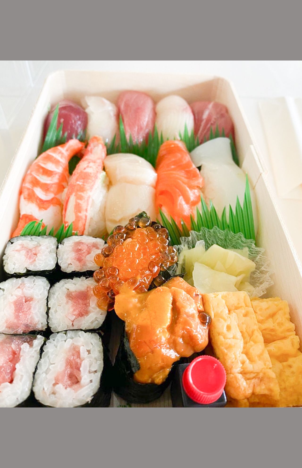 中居の冠番組『金スマ』でもたびたび高級寿司の折り詰めを差し入れていたという中居。ネタが高そう……！（公式SNSより）