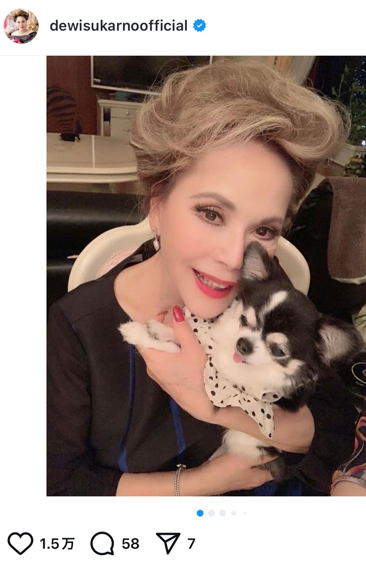 2024年11月に亡くなった愛犬パールちゃんとデヴィ夫人（公式インスタグラムより）