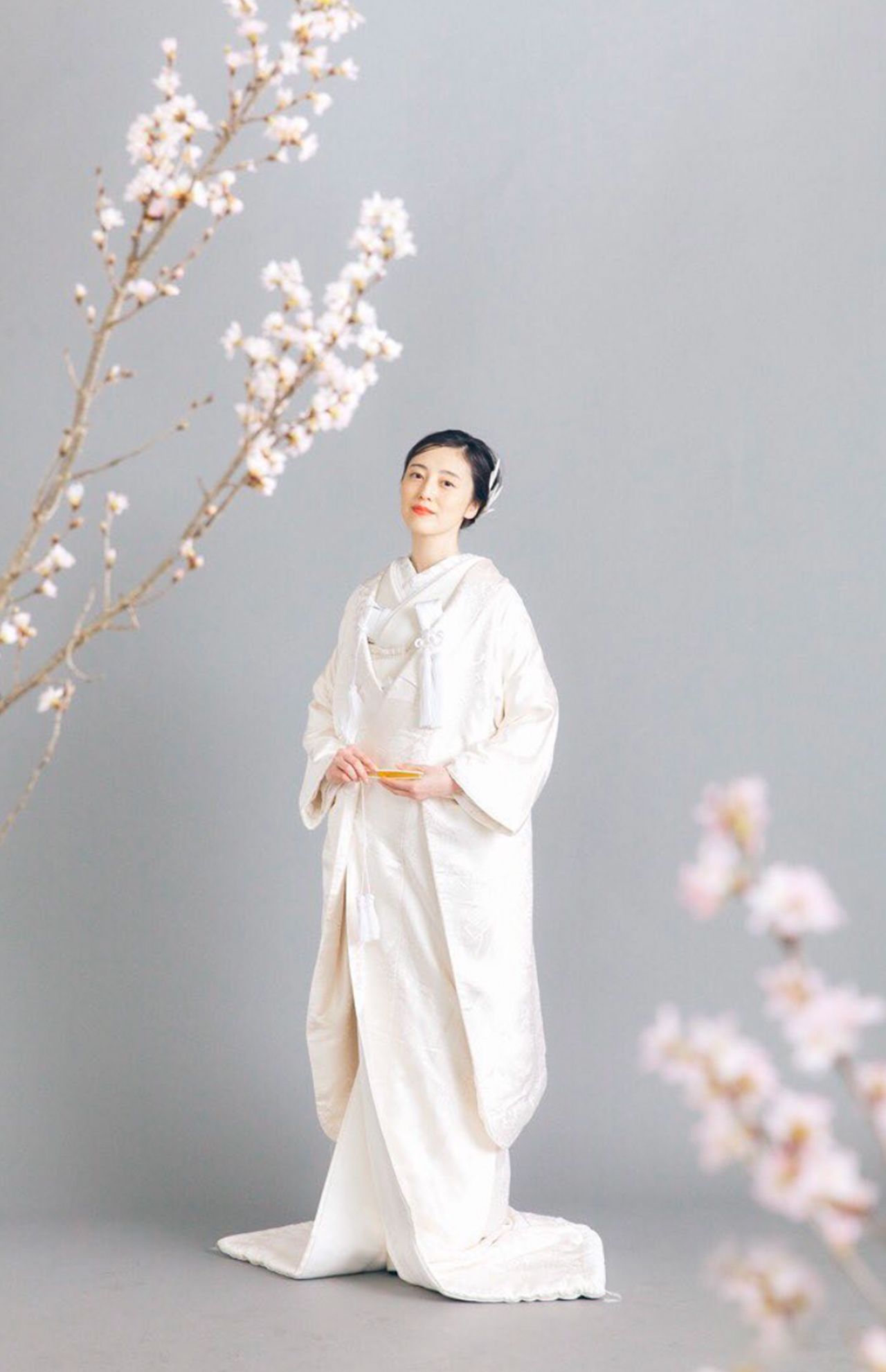 ドラマや舞台などで俳優活動を続ける沢井は'22年にお笑いコンビ・ティモンディの高岸宏行と結婚。ウエディングフォトを披露した