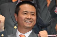 次長課長・河本準一　闘病で20kg激ヤセ姿が「藤井フミヤにそっくり」と話題、黒縁メガネ着用に「寄せてる？…