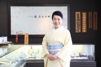 京菓子の老舗・笹屋伊織に嫁ぎ、傾きかけた店を立て直して“女将”となった女性とは