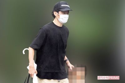 '21年7月上旬、保育園から息子と帰宅する渡部建