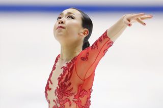 '16年12月の全日本選手権で演技に臨む浅田。順位はふるわずも滑りは優雅で魅力的だった