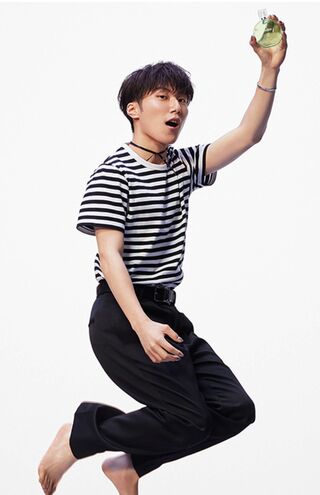 賛否両論あったシャネルとコムドットのタイアップ広告