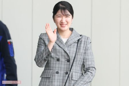 天皇、皇后両陛下のもとで育った愛子さまこそ天皇にふさわしい、との声も