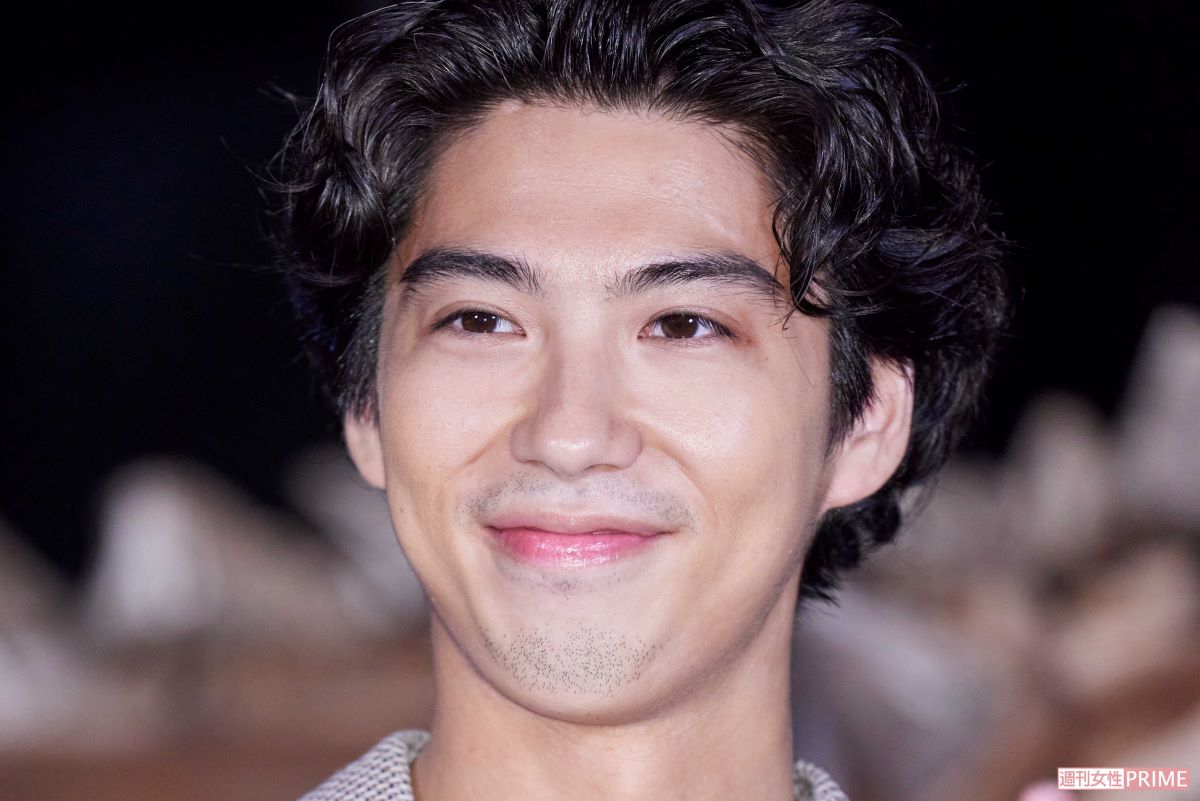 賀来賢人（2023年）