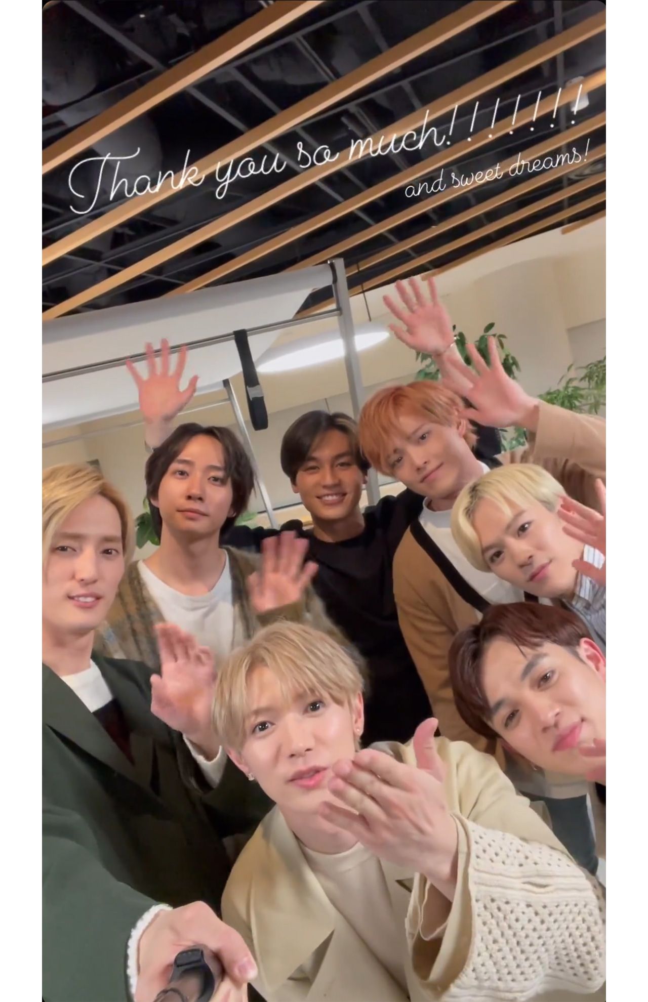 渡米発表のインスタライブを終え、ファンにお礼を伝えるTravis Japanメンバーたち（公式インスタグラムより）