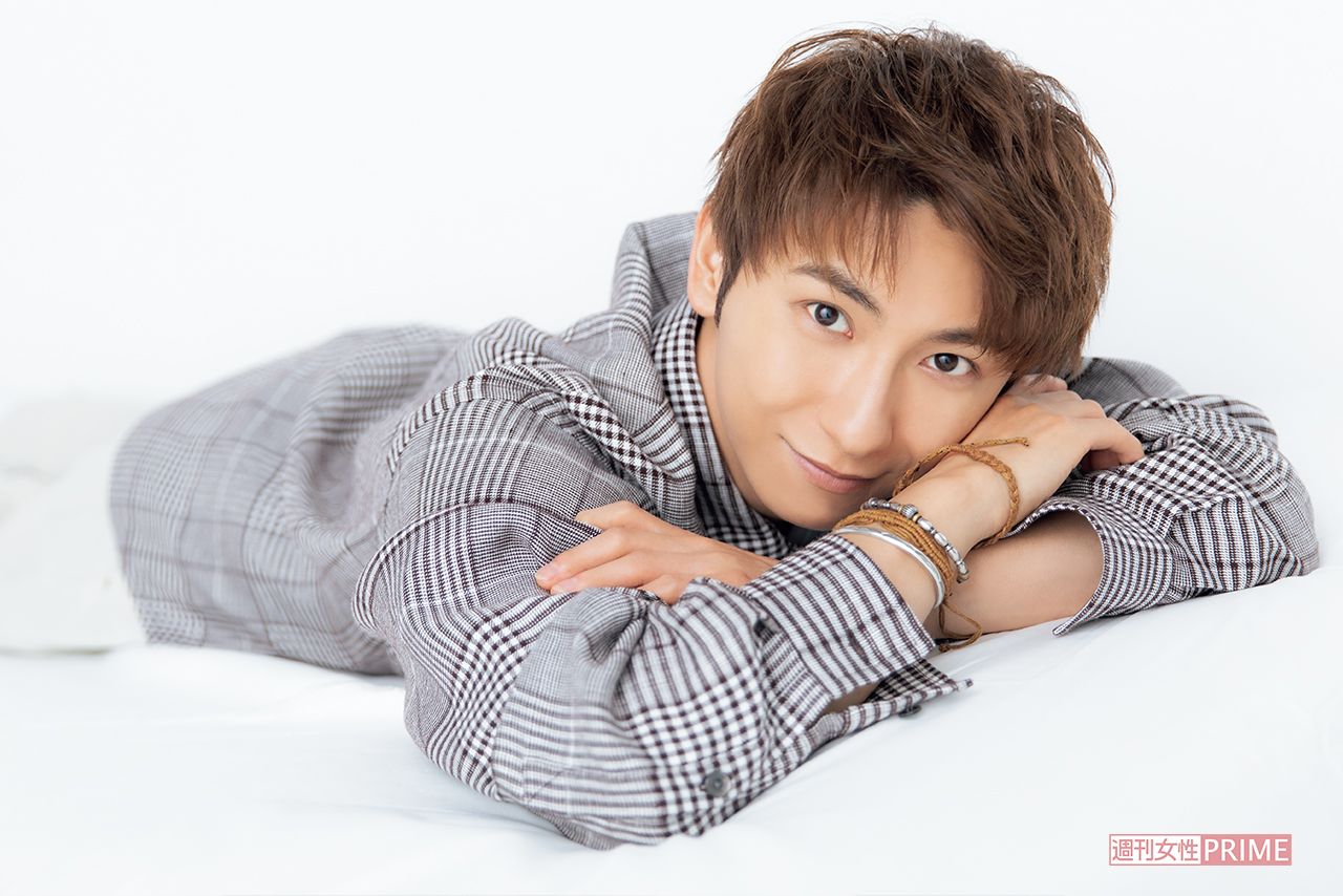 與真司郎（AAA）撮影／矢島泰輔