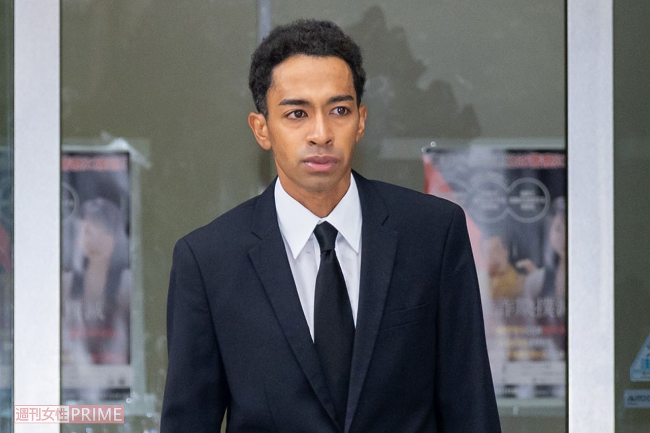 公然わいせつ容疑で逮捕後、釈放された『Aぇ！group』の草間リチャード敬太（2025年10月6日）