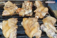 外はカリカリ、中はプルプル。地元で20年以上、愛され続けている「焼豚足」