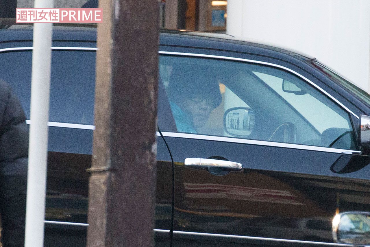 '15年2月、愛車で女性を迎えに行くスピードワゴン・井戸田潤