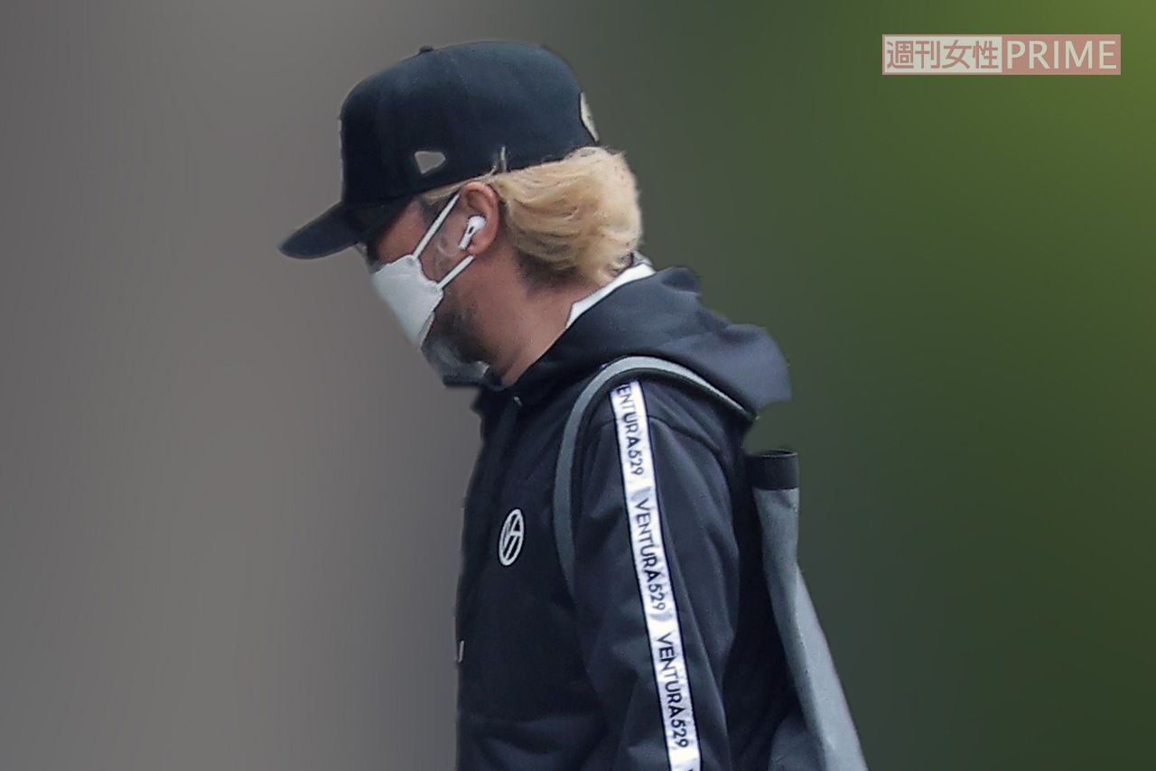 2024年4月中旬、食料を買い込む「スピードワゴン」小沢一敬を目撃