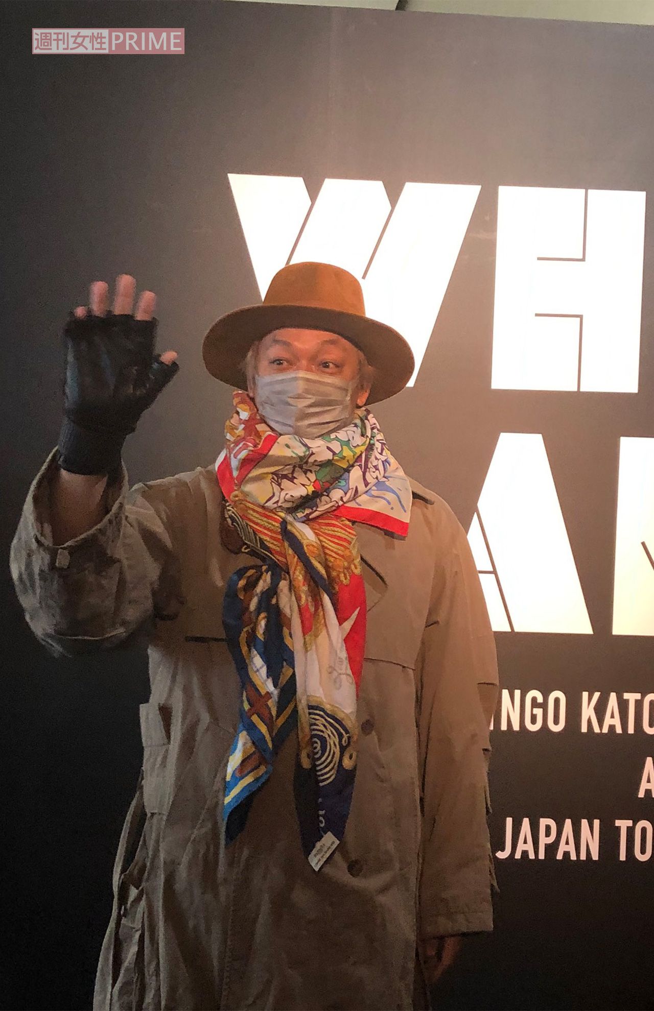 初日に訪れ、ファンに手を振る香取慎吾（撮影者より提供）