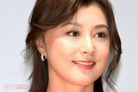 藤原紀香「AIのよう…」銀髪ボブヘアでWEST.の記念映画告知も加工しすぎで《誰かわからない》の声