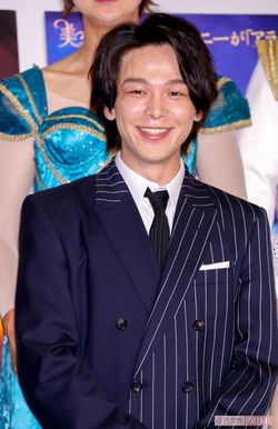 中村倫也　　撮影／本誌写真班