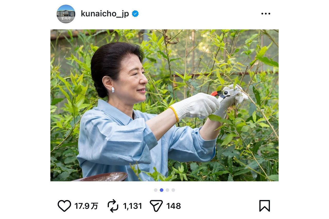 7月9日、雅子さまが皇居内の紅葉山御養蚕所で繭を収穫するご様子(宮内庁のインスタグラム)