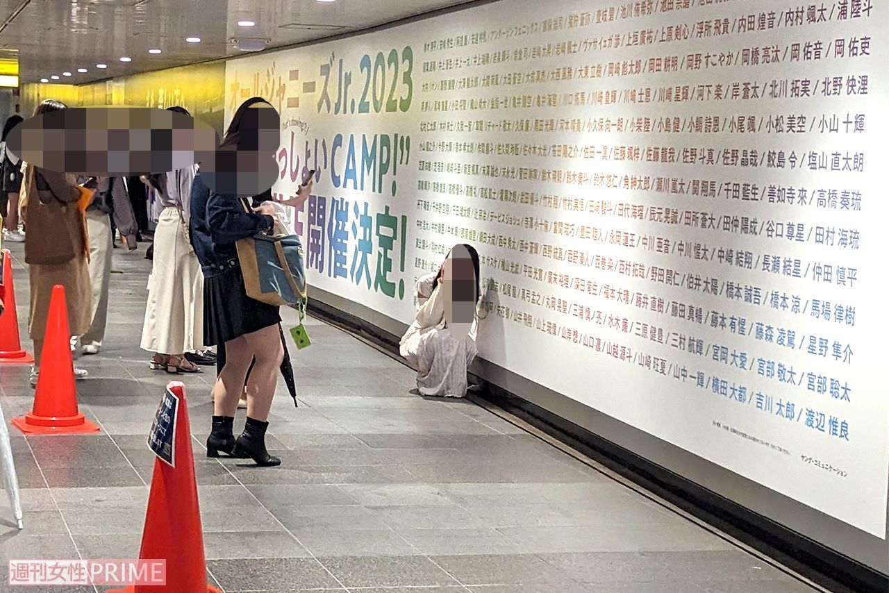 渋谷駅に展示中のジャニーズJr.ドーム広告