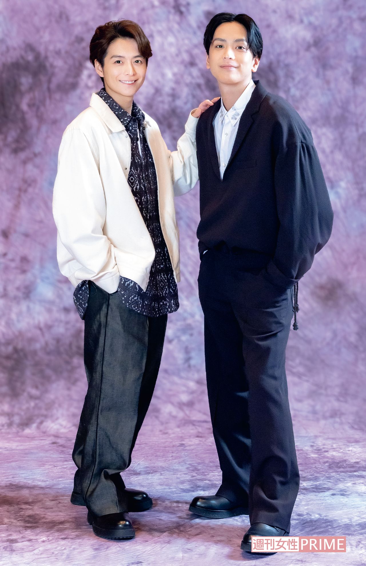 黒羽麻璃央（右）、小池徹平（左）　撮影／佐藤靖彦