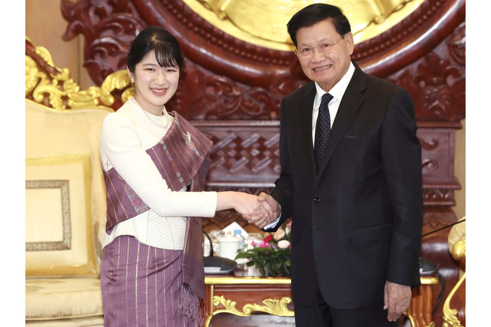 初の海外公務で、外交関係樹立70周年を迎えたラオスへ。現地の人々とも積極的に交流され、両国の友好関係の深化に貢献。6日間ご立派に務めを果たされた（共同通信社）