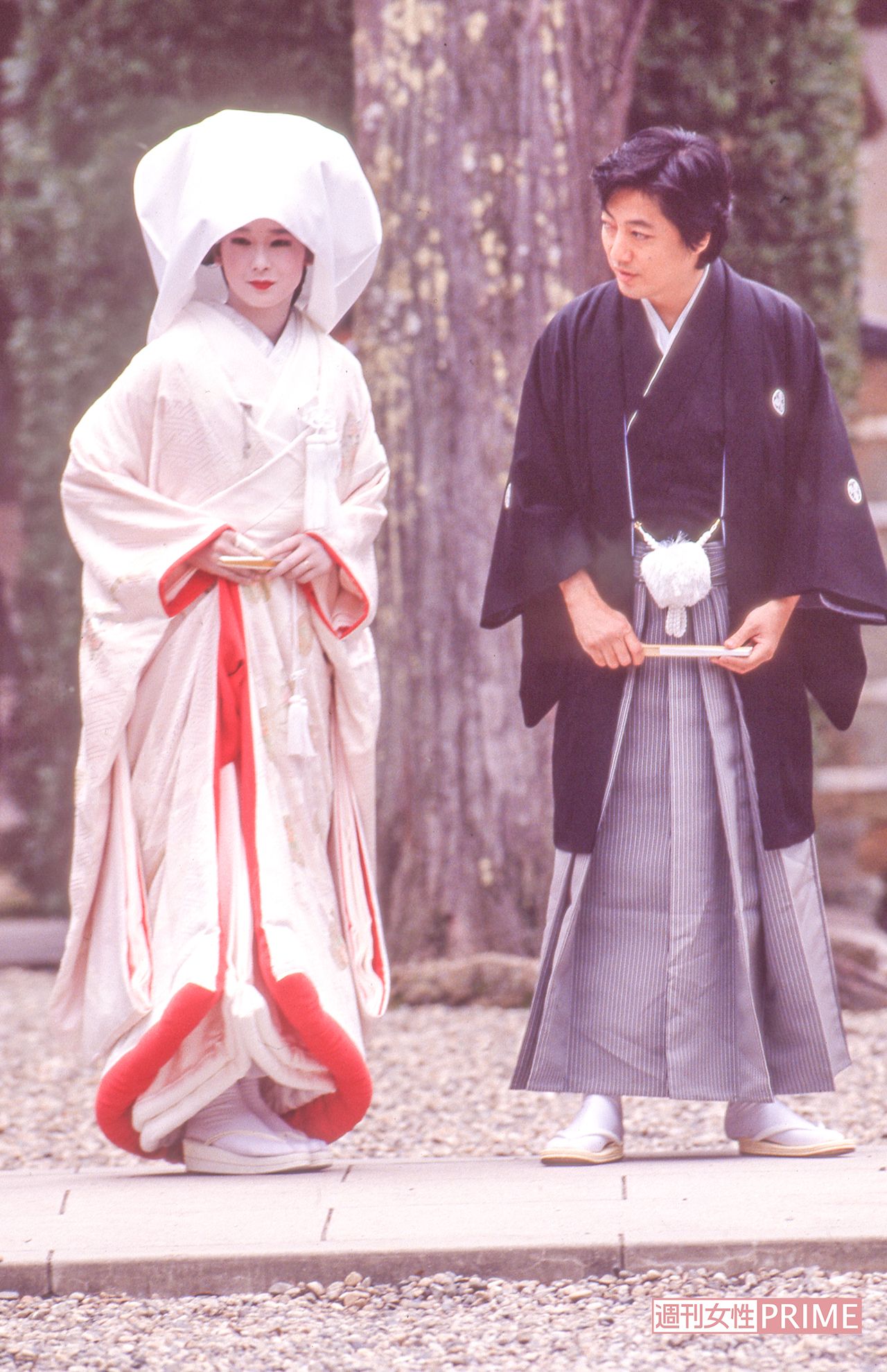 映画共演をきっかけに交際が始まった田中裕子と出雲大社で挙式した（'89年撮影）写真／週刊女性写真班