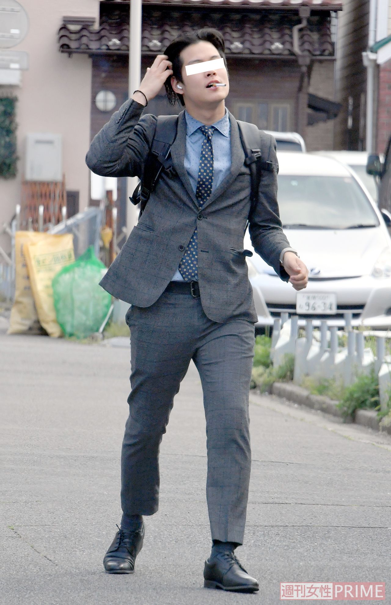 '20年4月、子どもが乗ったベビーカーの横でも平然と煙草を吸う元Apeaceのドゥファン