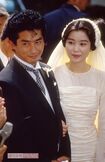 1990年、手塚理美と結婚した真田広之