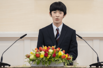 悠仁さま、成年式が「19歳の誕生日」にうしろ倒しになった背景に囁かれる小室眞子さんがアメリカで見せた“…