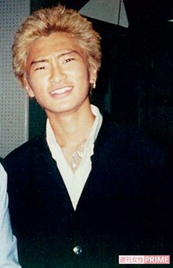 高校生になると、見た目を派手にして不良の道へ